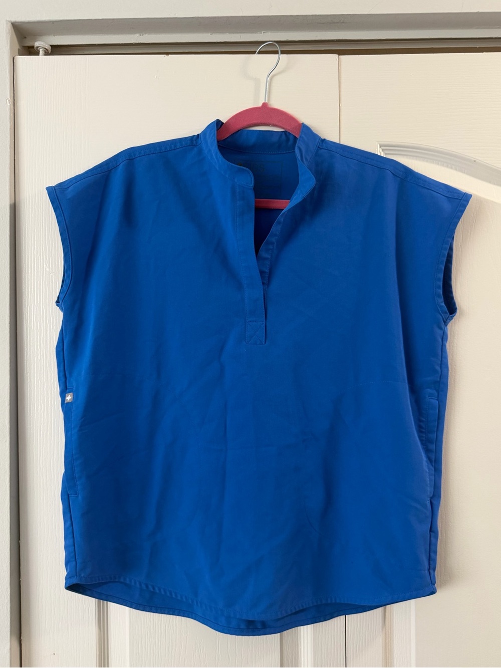 FIGS Rafaela Scrub Top - Picture 2 of 5